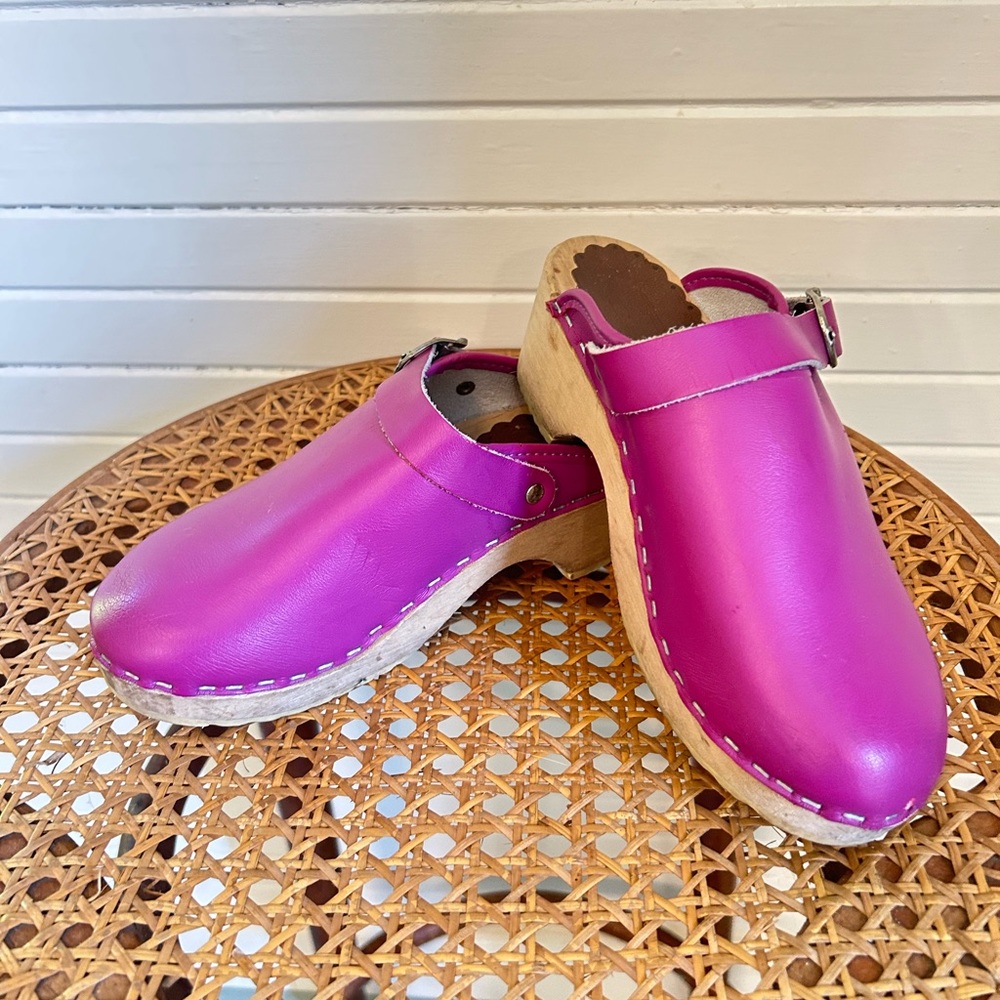 Hanna Andersson pink girls size 32 wooden clogs